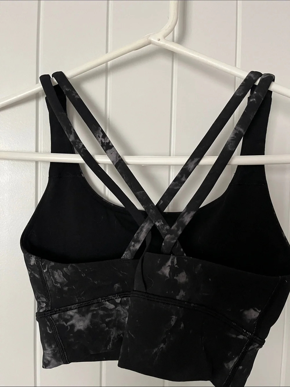 Marble-Print Strappy Longline Sports Bralette - Black